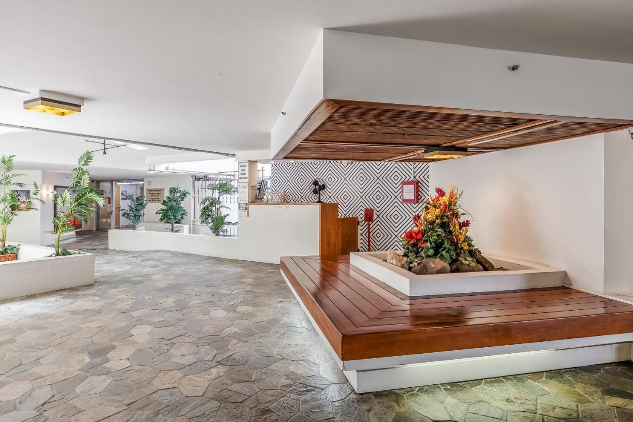 Bright & Cozy Condo Unit With Balcony! Honolulu Buitenkant foto